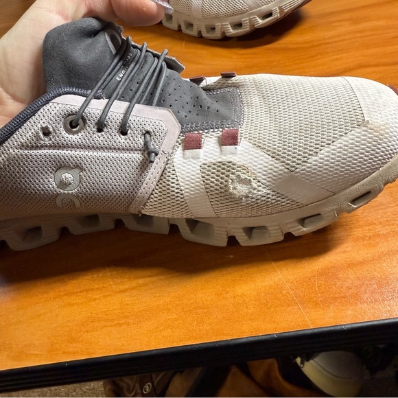 On Running Women's Cloud 6 Lifestyle Shoe Sneaker Slip On White Grey Comfort 11 - Picture 2 of 8